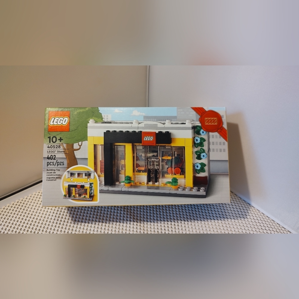 Lego 40528 Lego Store Building Set NWT Building Toy Set